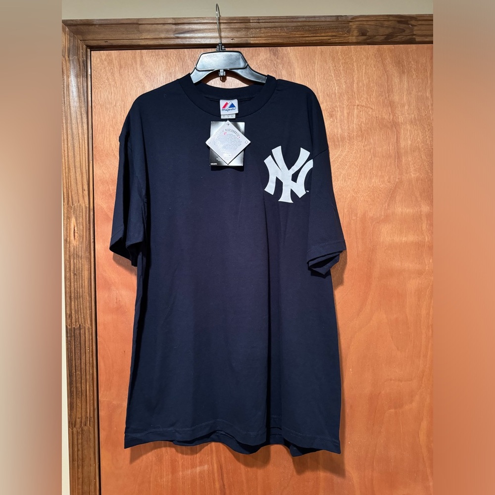 NWT Authentic Genuine Major League Merchandise Navy New York Yankees T-shirt XL